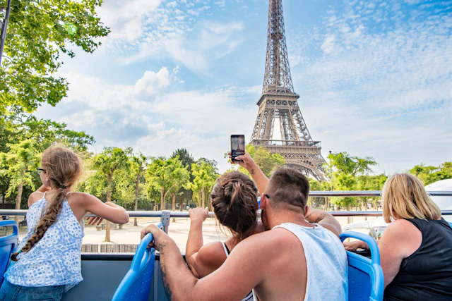 Hop on Hop Off Tours Paris ticket visit photo